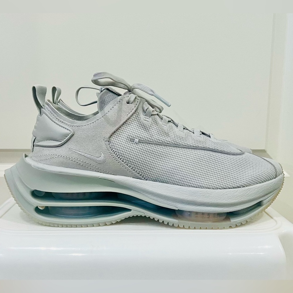 NEW Women’s Nike Zoom Double Stacked Sneakers - Limited Edition - Gray - Size 9